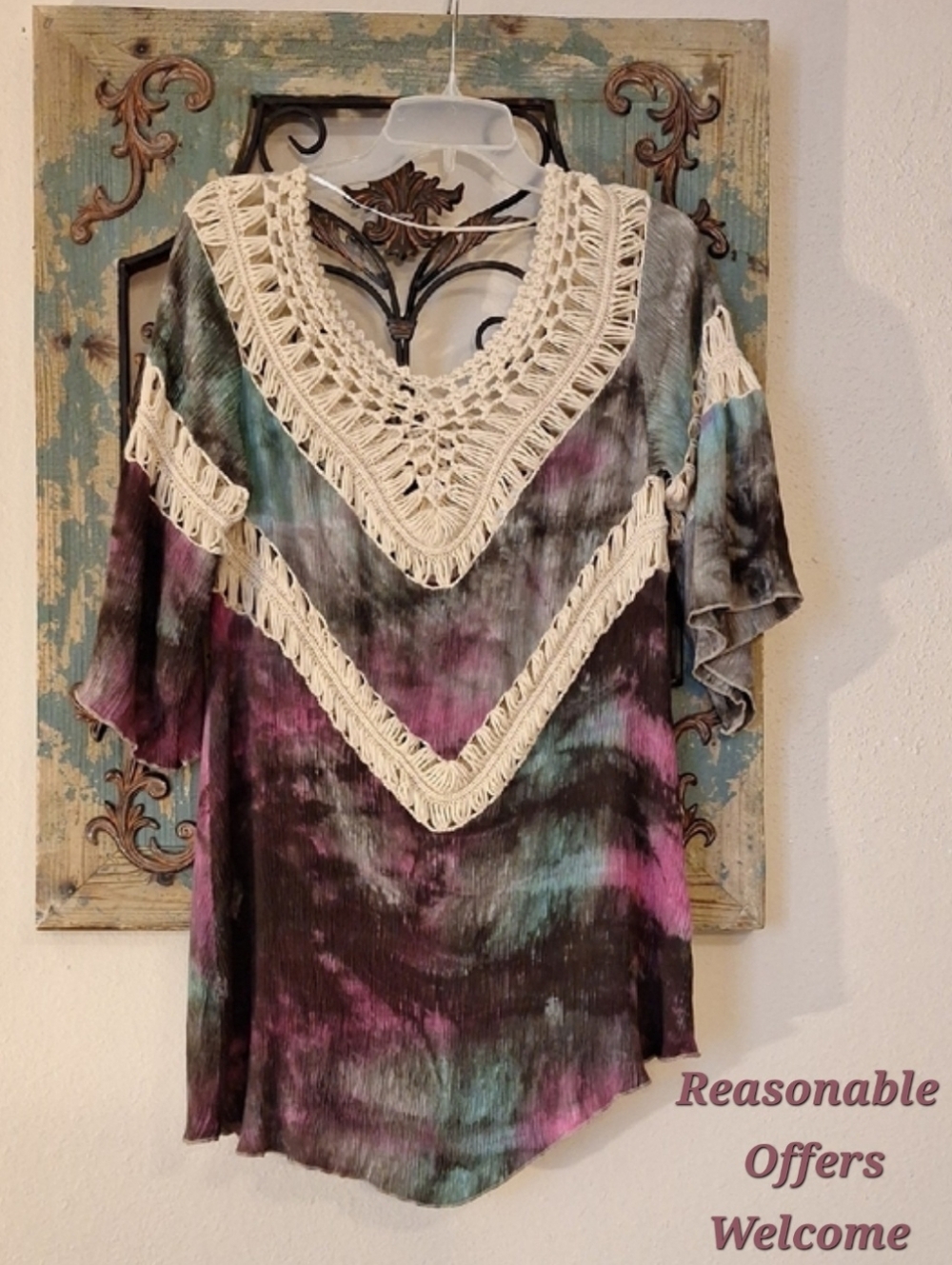 Umgee Crochet V‑Neck Tie‑Dye Tunic in Purple/Teal/ Black/Cream. NWOT Size Small